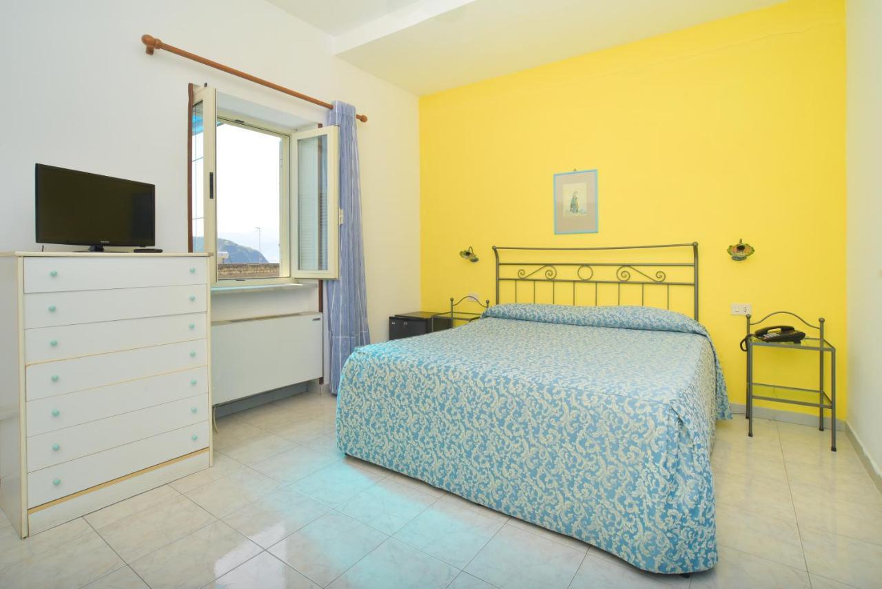 Hotel Celeste Procida Buitenkant foto