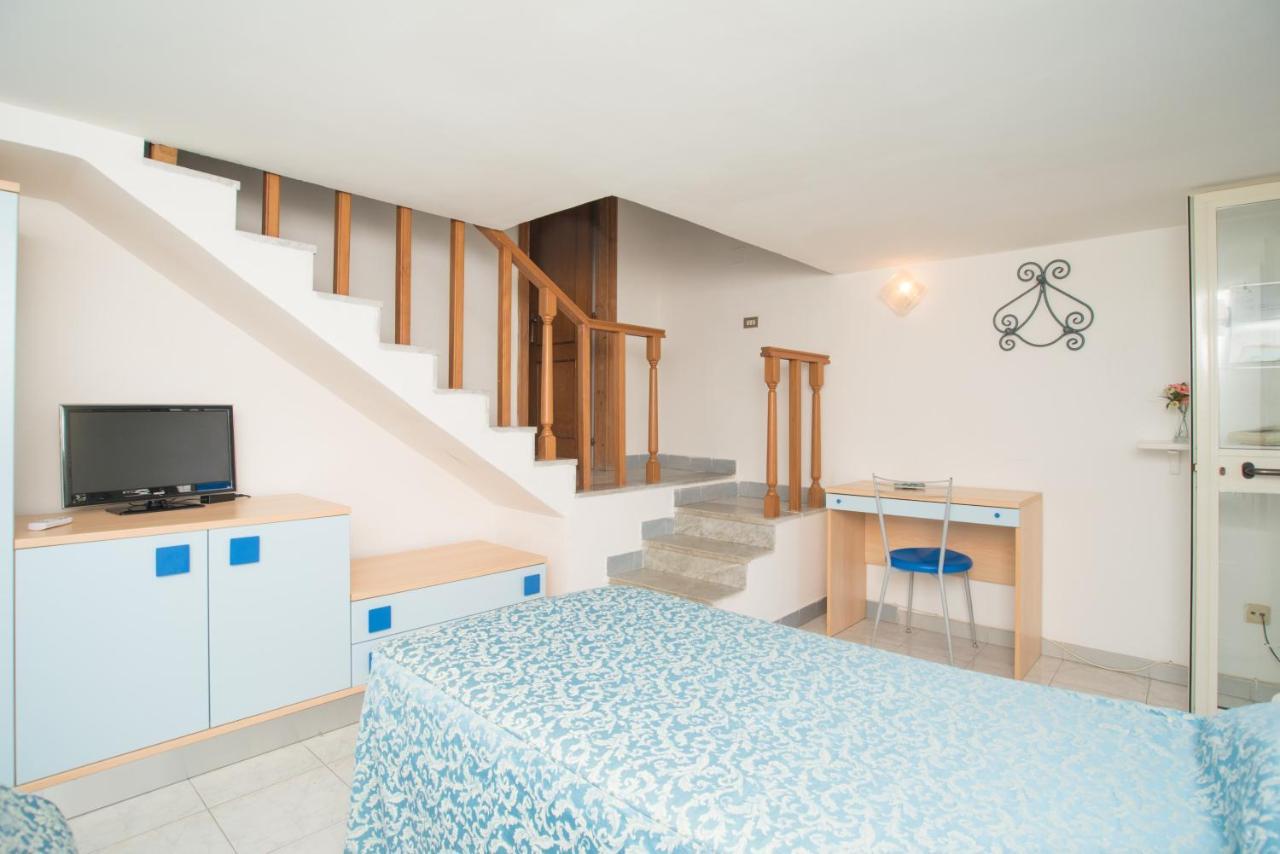 Hotel Celeste Procida Buitenkant foto