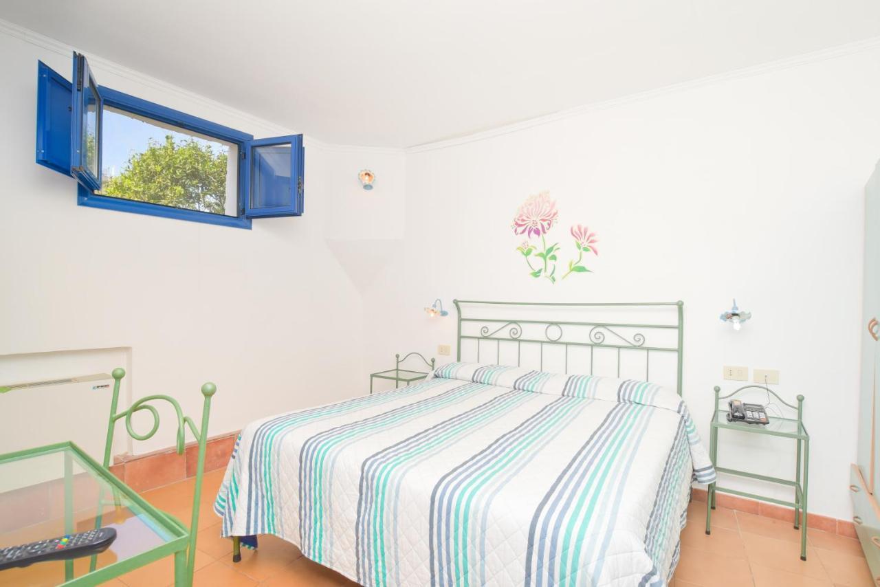 Hotel Celeste Procida Buitenkant foto