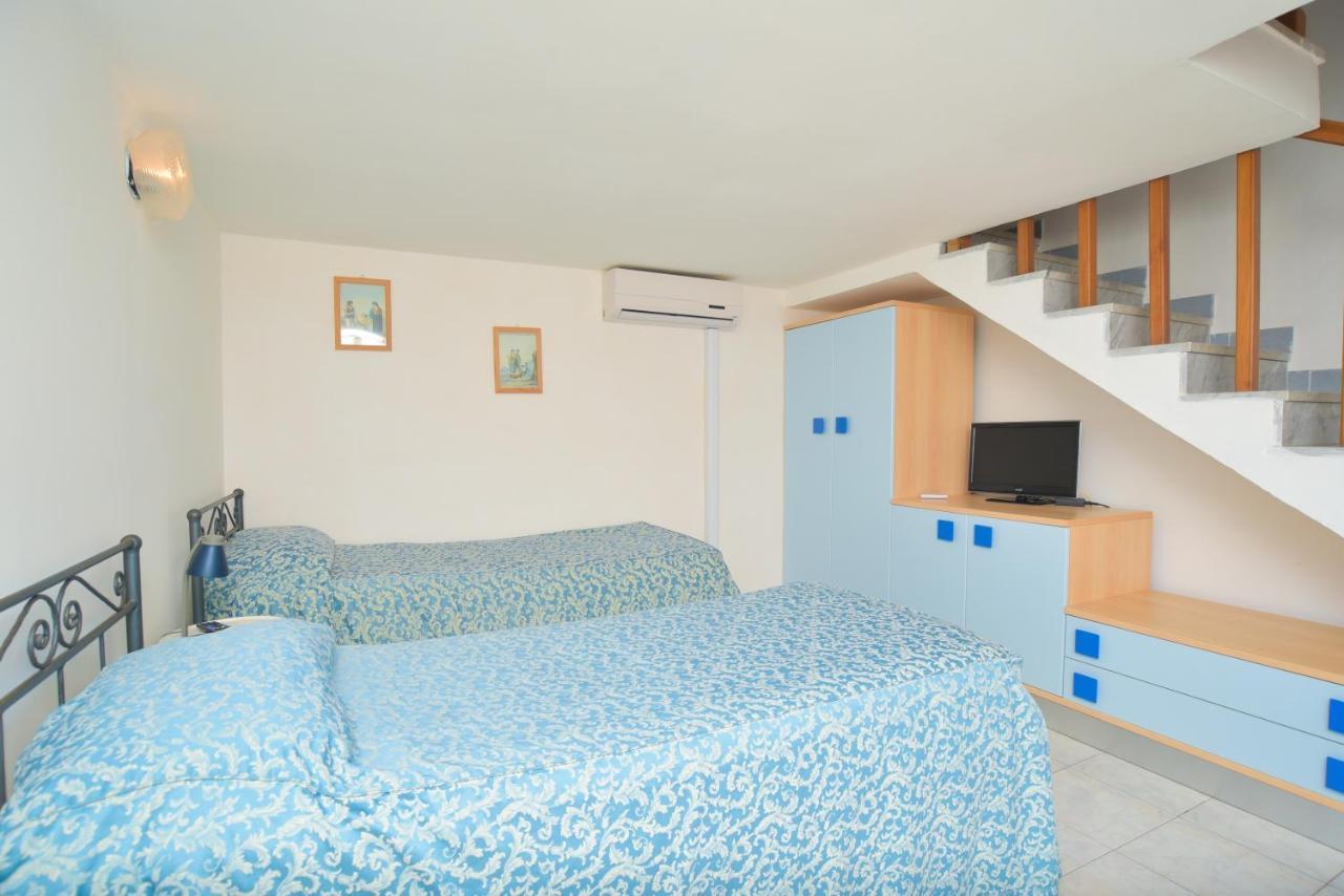 Hotel Celeste Procida Buitenkant foto